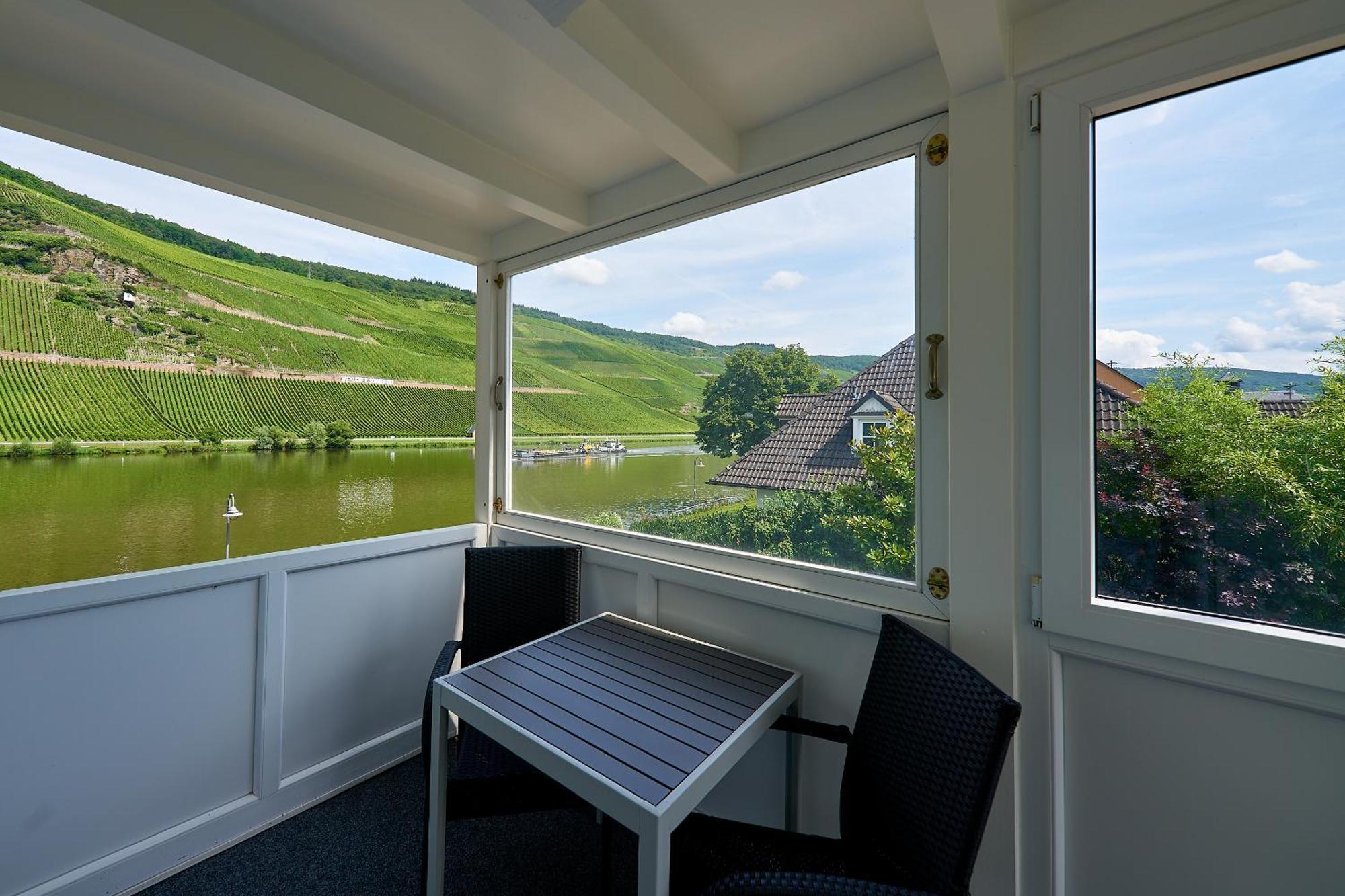 Bed and Breakfast Sonnenuhr à Commune fusionnée de Commune fusionnée de Bernkastel-Kues Extérieur photo